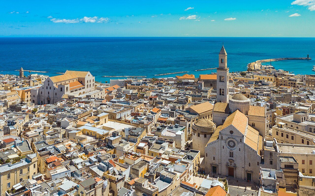 Callejuelas de Bari Vecchia, punto de partida para descubrir qué ver en Bari