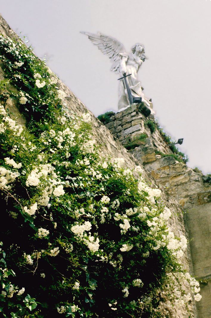 El icónico ángel del cementerio de Comillas, uno de los rincones más fotografiados