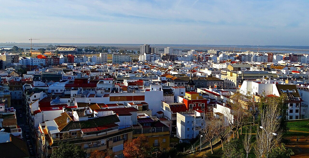 Vistas del casco urbano de Huelva, punto de partida para ver la ciudad