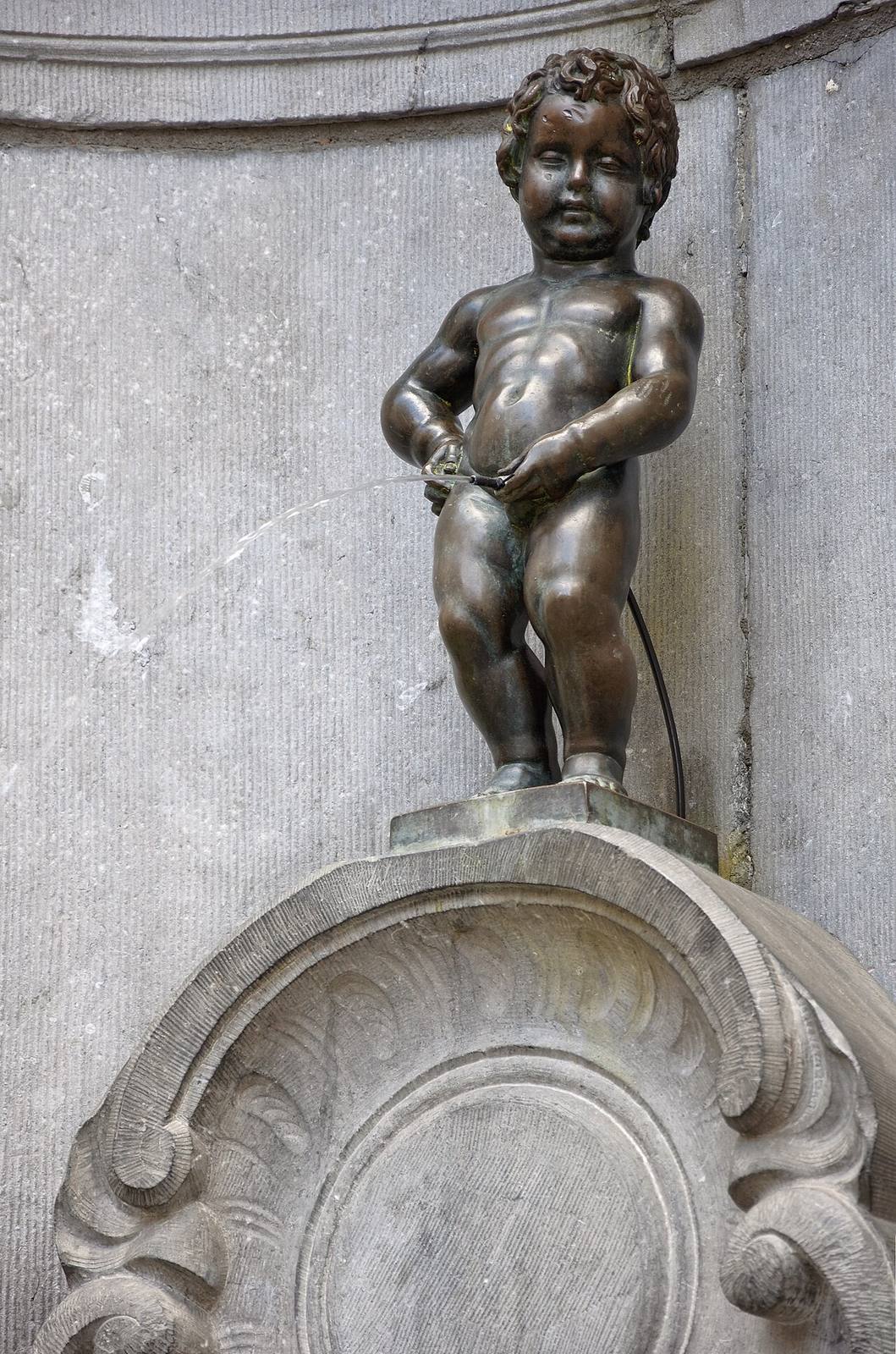 El Manneken Pis, una de las imágenes más icónicas que ver en Bruselas