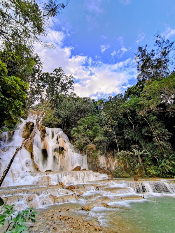 Las piscinas turquesa de las cataratas de Kuang Si, la excursión estrella desde Luang Prabang