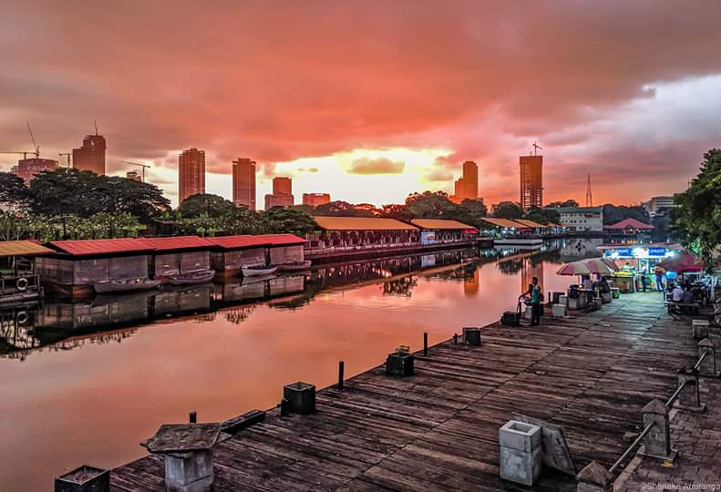 El bullicioso mercado de Pettah, uno de los barrios que ver en Colombo