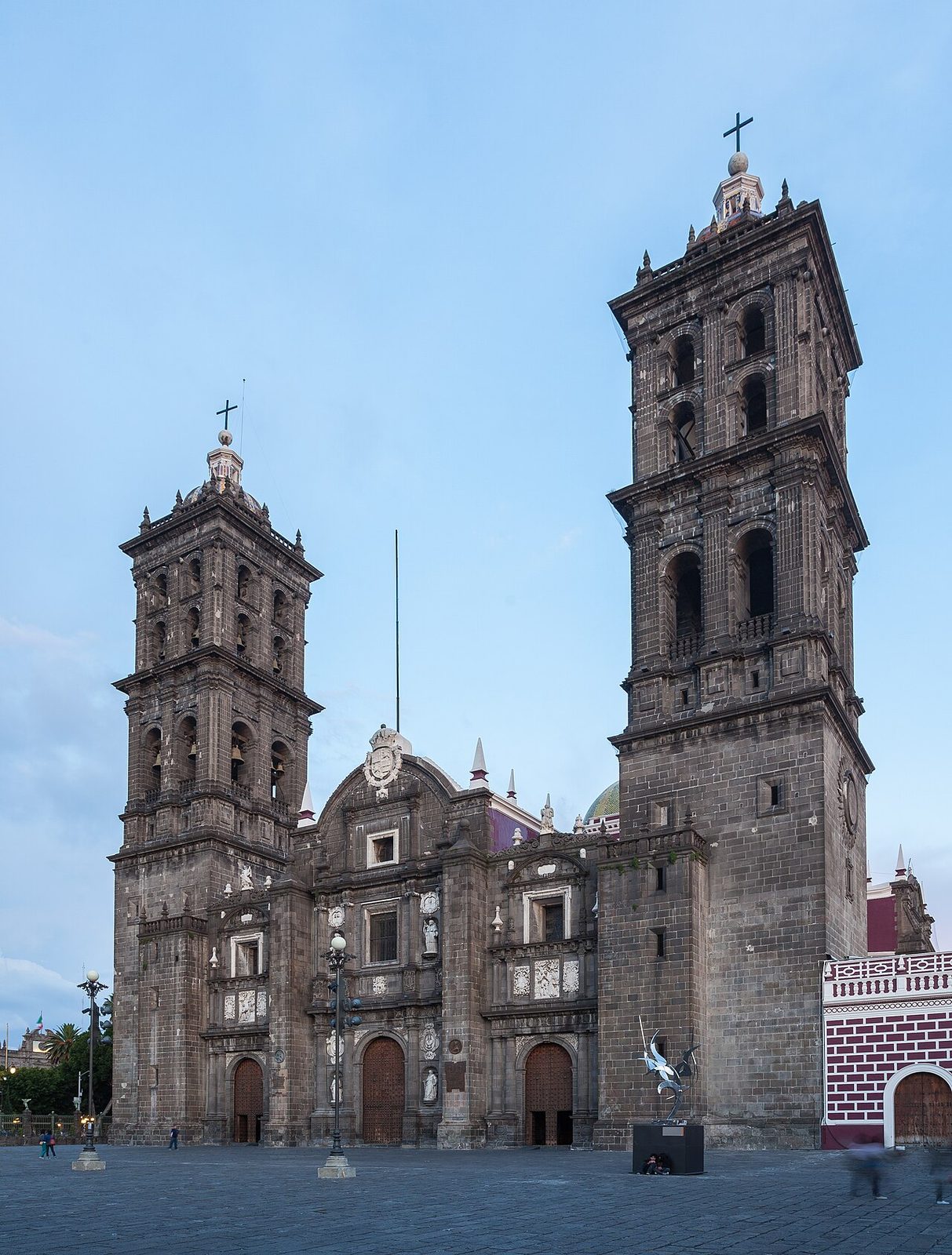 La Catedral de Puebla, con las torres más altas de México, imprescindible que ver