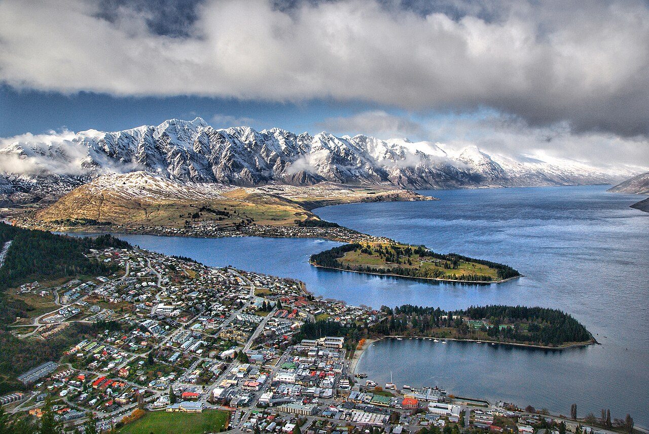 Vistas aéreas de Queenstown, punto de partida para descubrir qué ver en la ciudad
