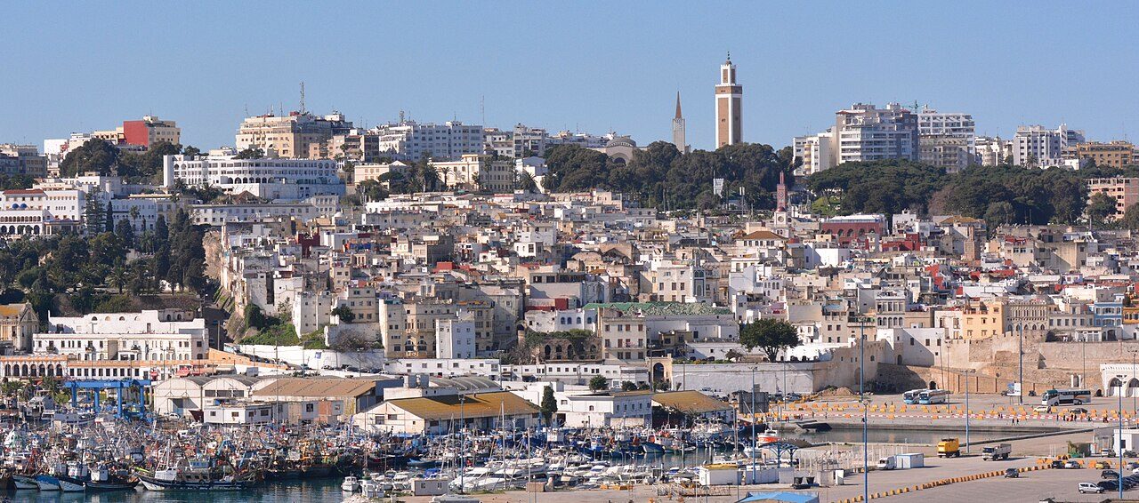 Vistas del puerto de Tánger, la puerta de entrada a Marruecos desde España