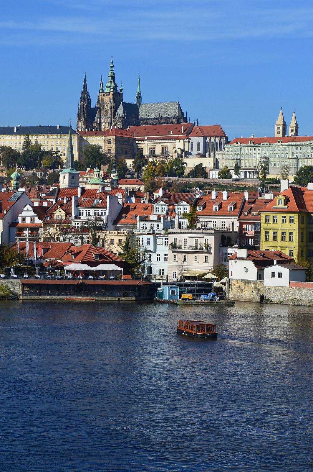 Vistas del Puente de Carlos, uno de los imprescindibles que ver en Praga