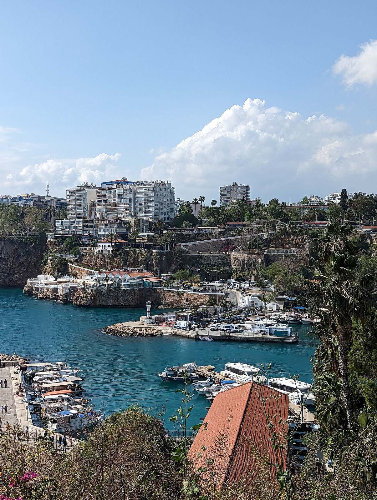 Vistas del puerto romano, uno de los grandes atractivos que ver en Antalya