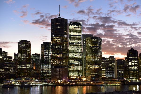 Vista del skyline de Brisbane desde el río, uno de los imprescindibles que ver en Brisbane