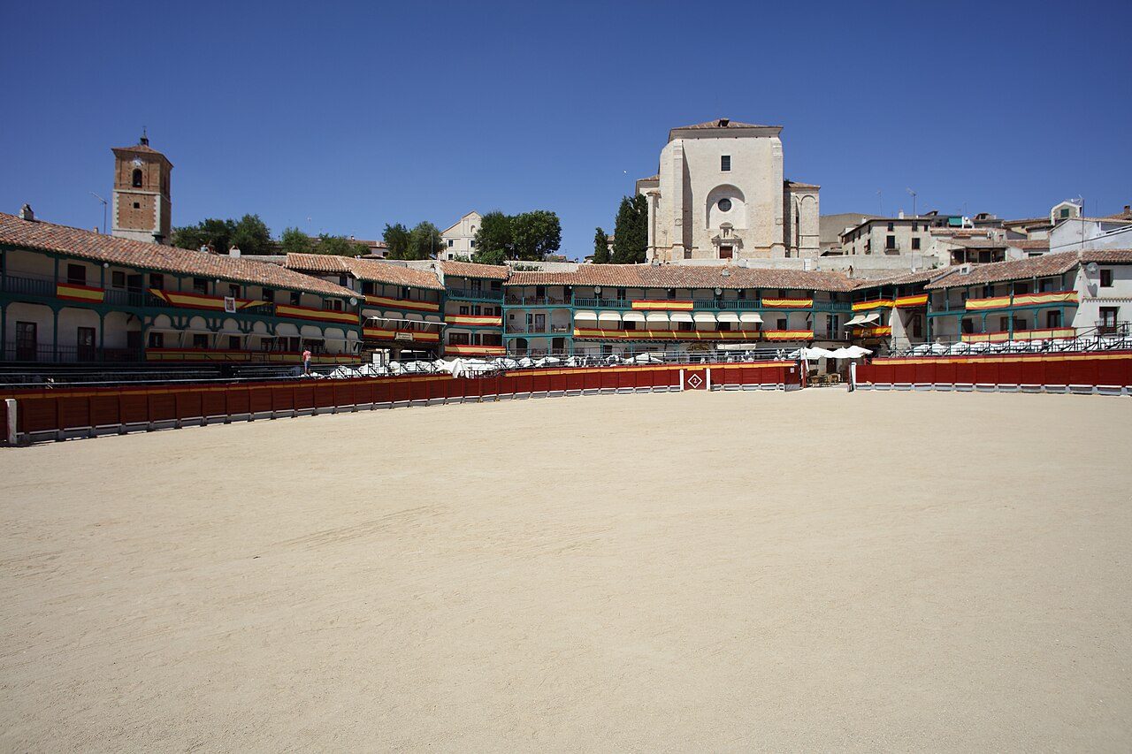 La Plaza Mayor, lo primero que ver en Chinchón nada más llegar