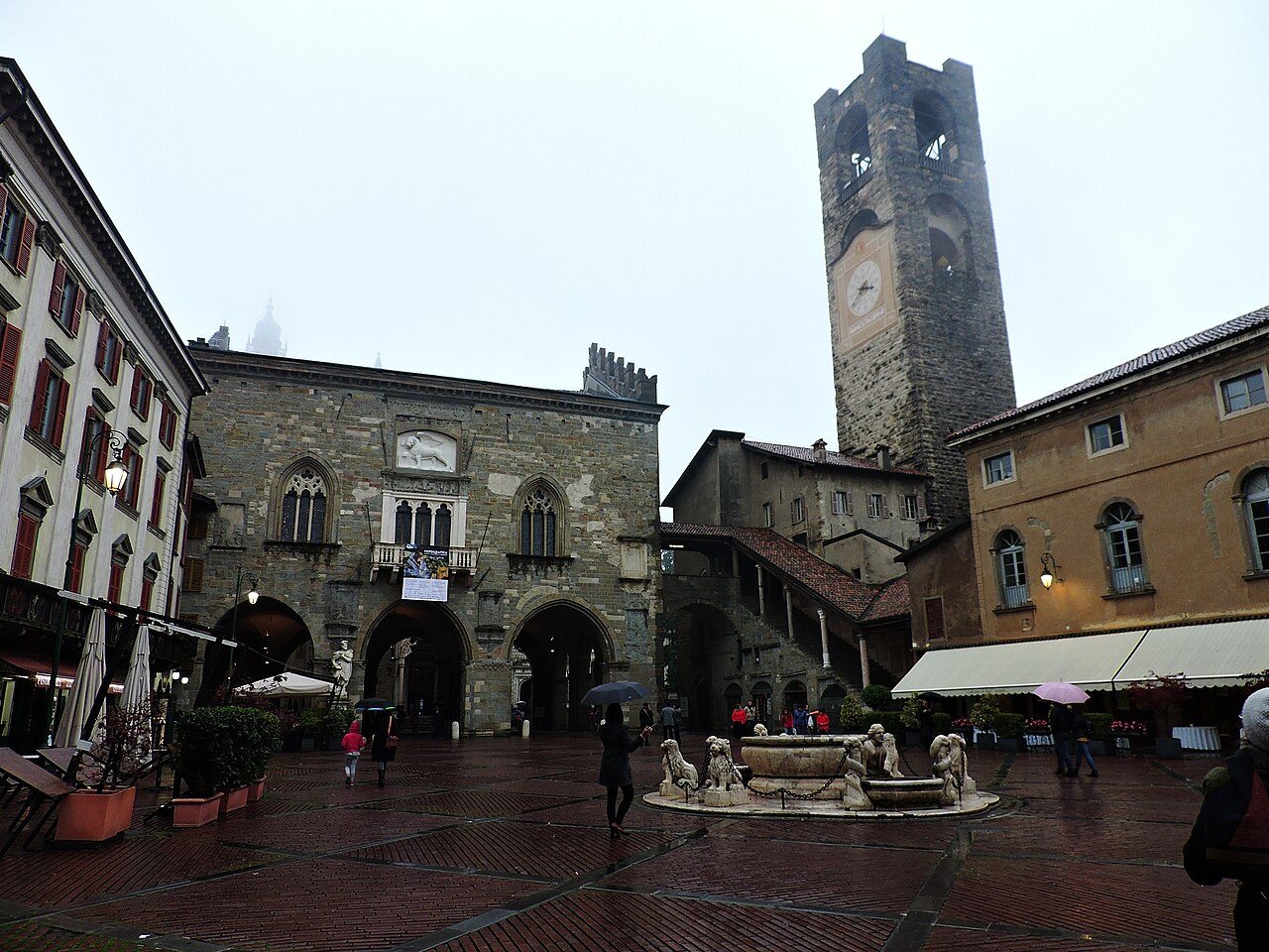 La Piazza Vecchia, uno de los lugares imprescindibles que ver en Bérgamo