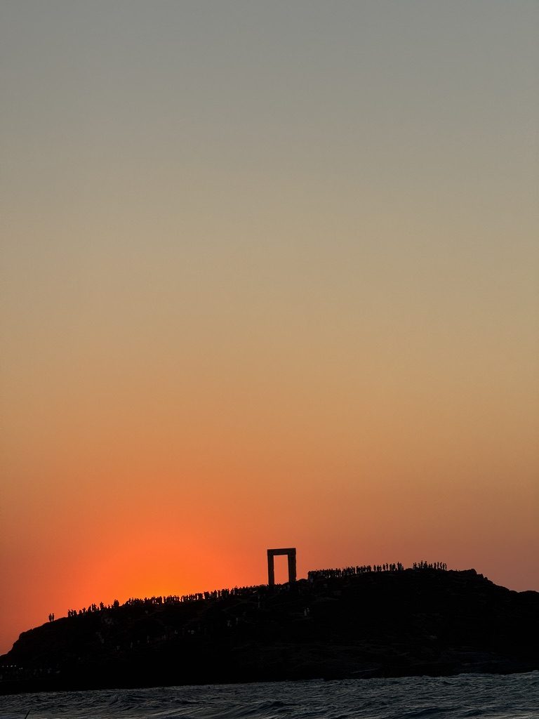 La Portara al atardecer, la imagen más icónica que ver en Naxos