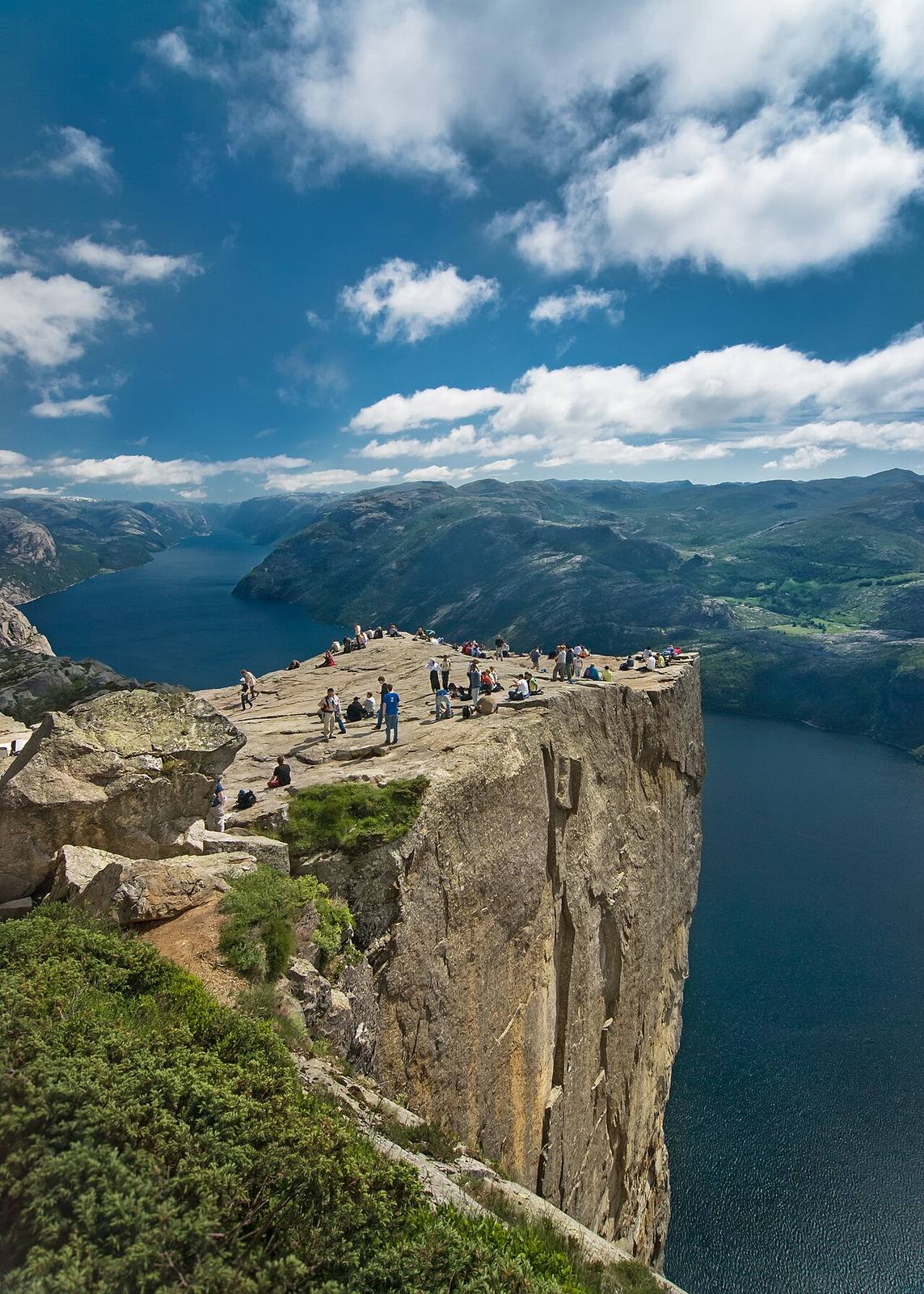 El Preikestolen sobre el Lysefjord, la excursión estrella cerca de Stavanger