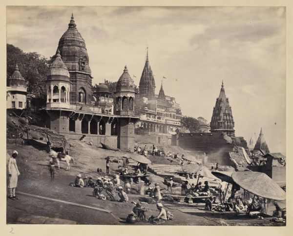 Amanecer sobre los ghats del Ganges, la estampa más icónica que ver en Varanasi