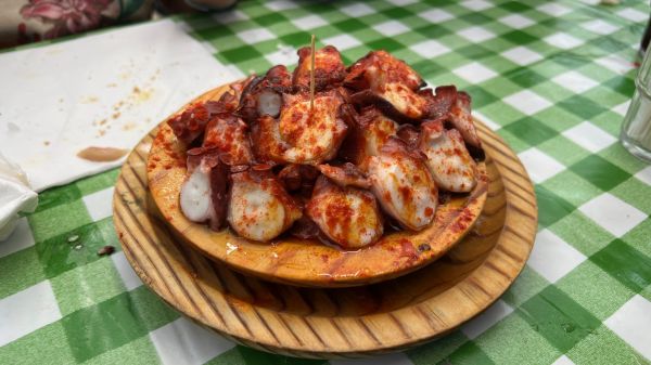 El pulpo á feira, imprescindible en cualquier ruta de tapas por Lugo.