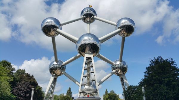 El Atomium, una de las entradas y museos en Bruselas más visitadas
