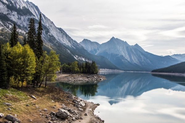 Excursiones y visitas guiadas en Calgary hacia los lagos turquesa de Banff