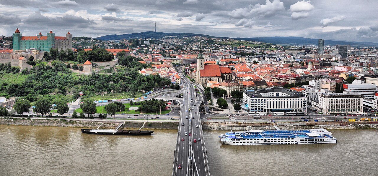 Vistas del casco antiguo durante un free tour en Bratislava
