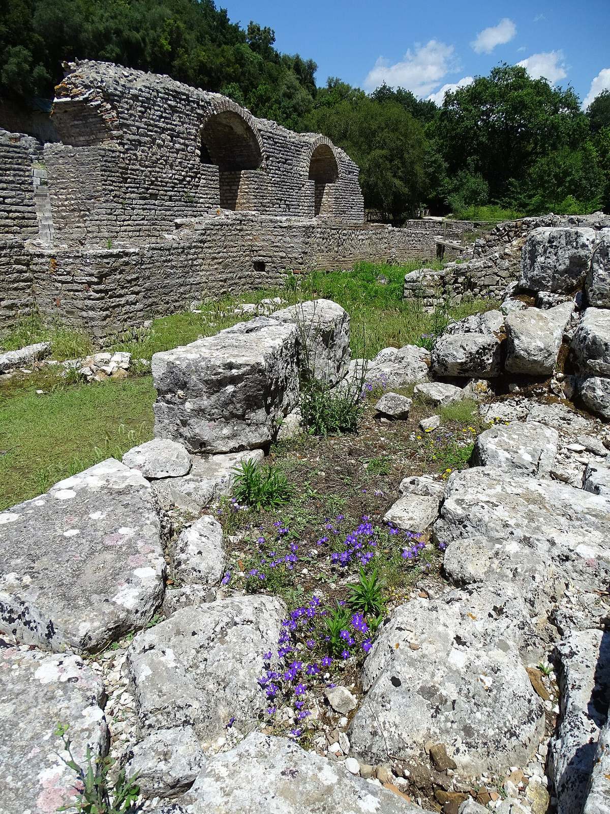 Ruinas de Butrinto, una de las excursiones de un día en Saranda más recomendadas.