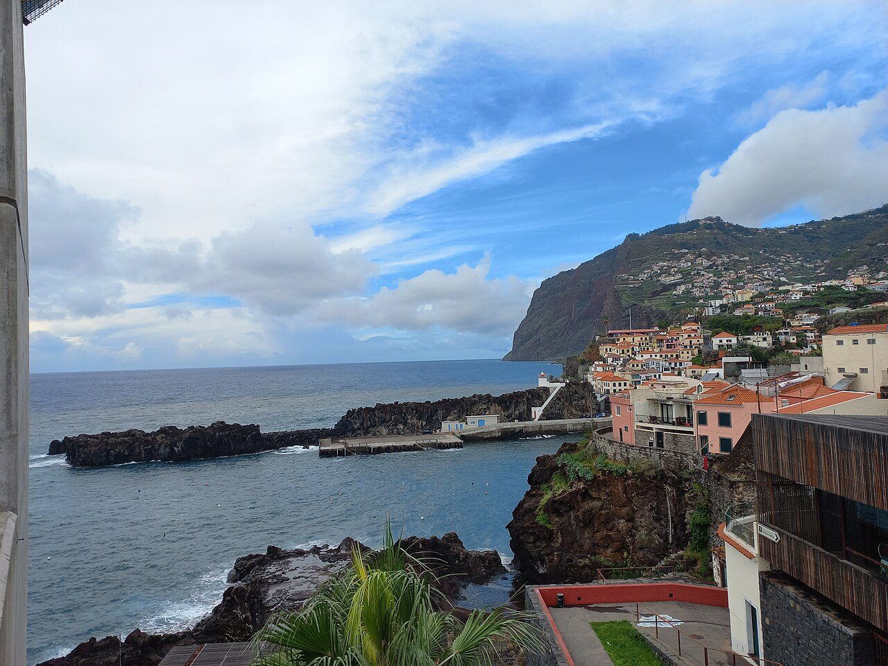 Vistas desde el Cabo Girão, parada habitual en las excursiones de un día en Funchal.
