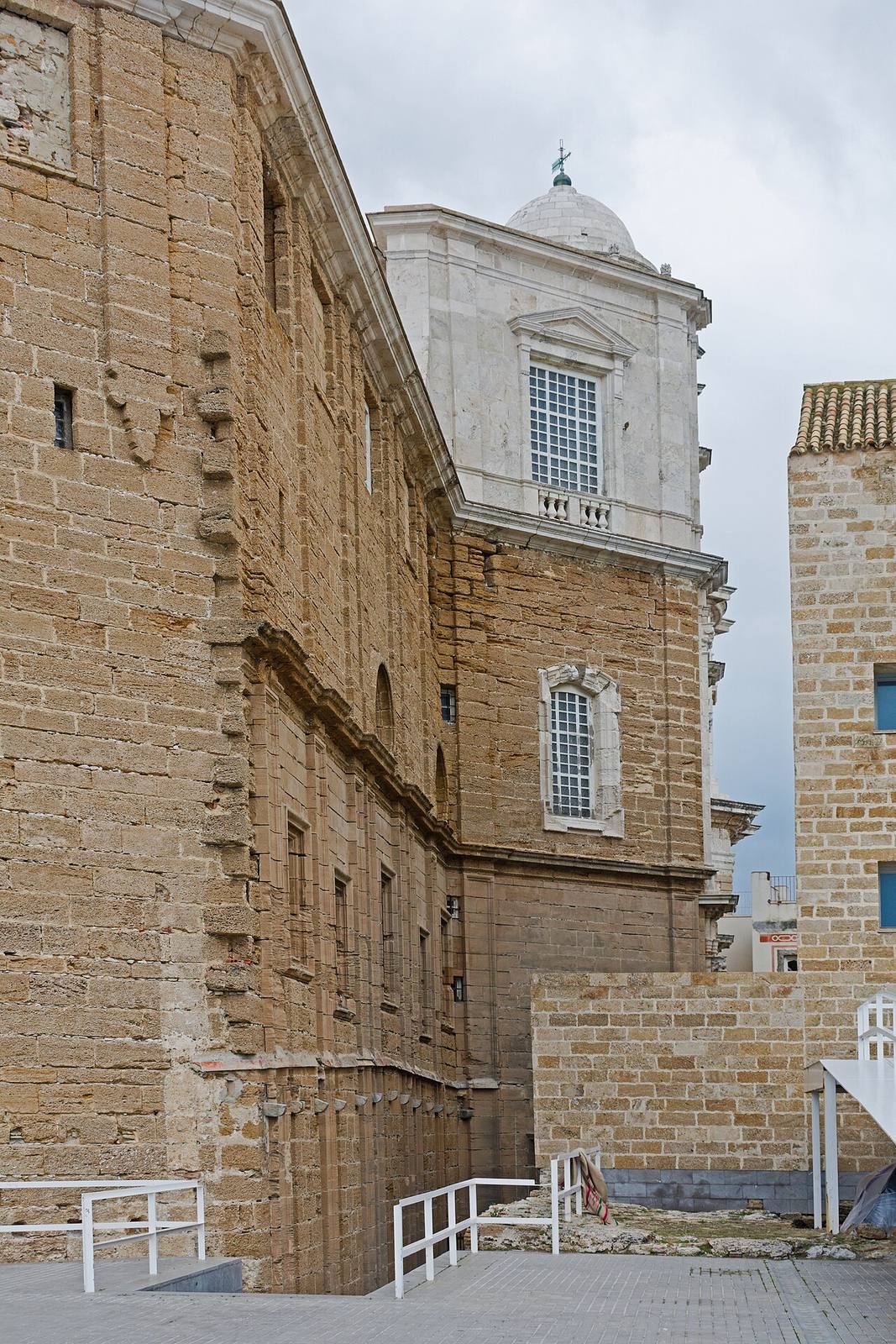 Free tours en Cádiz: recorrido a pie por el casco antiguo y la Catedral.