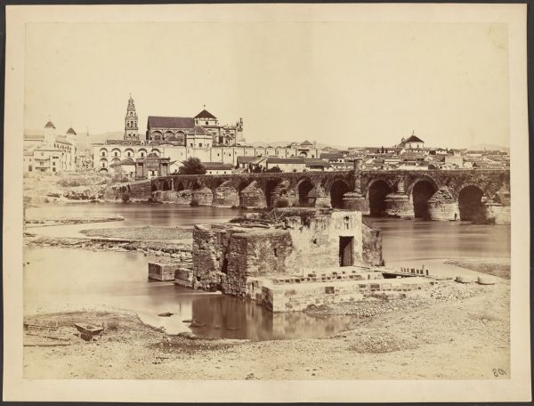 El Puente Romano sobre el Guadalquivir, una de las estampas clásicas que ver en Córdoba
