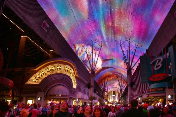 Fremont Street, el Las Vegas clásico que ver de noche sin gastar