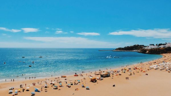 Naturaleza y aventura en Albufeira: calas y acantilados del Algarve