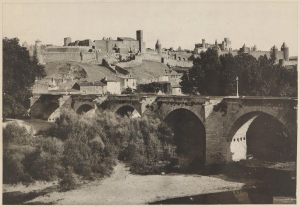 Entradas y museos en Carcasona: el Château Comtal y sus murallas dominan la ciudadela.