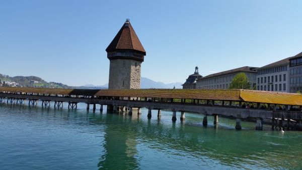 Tours y visitas guiadas en Lucerna: el Puente de la Capilla, símbolo de la ciudad.