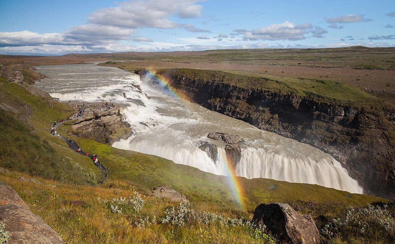 La cascada Gullfoss, parada estrella en las excursiones desde Reikiavik