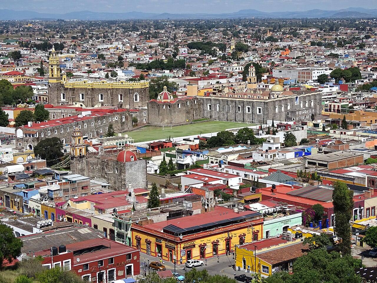 La Gran Pirámide de Cholula, una de las excursiones de un día en Puebla más populares