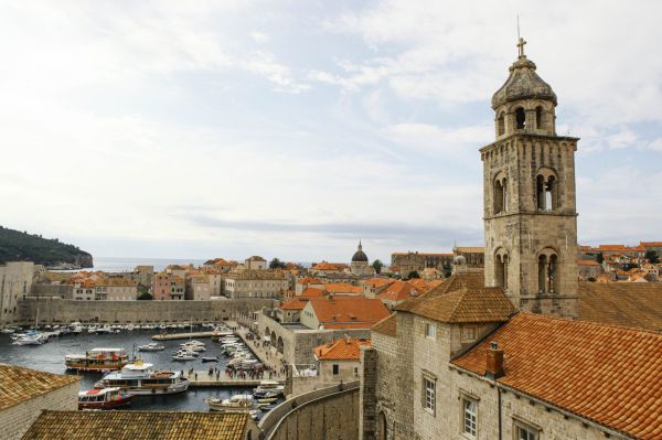 Vistas del casco antiguo en una de las visitas guiadas en Dubrovnik.