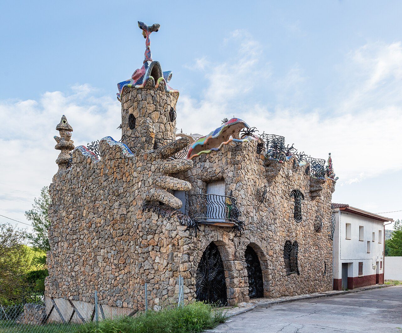 Tours y visitas guiadas en Comillas: El Capricho de Gaudí, la gran joya modernista del pueblo