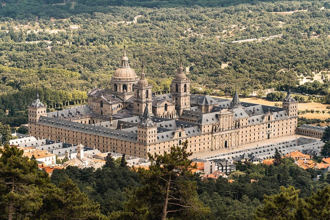 Free tour en El Escorial recorriendo el Real Monasterio de San Lorenzo.