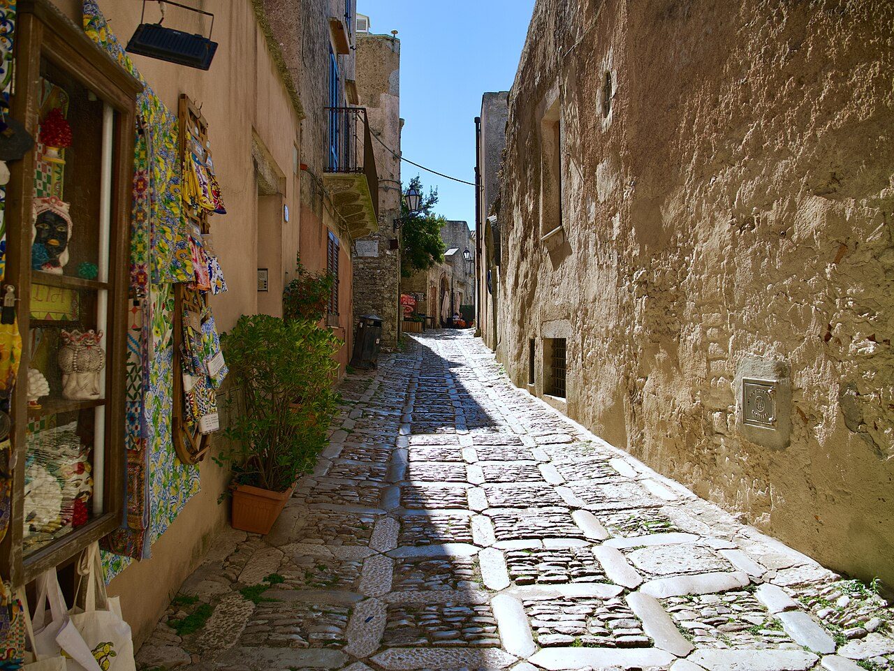 Excursiones de un día en Trapani: Erice, un pueblo medieval sobre la montaña