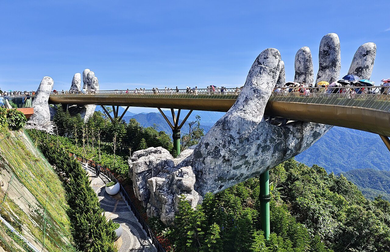 Entradas y museos en Hoi An: el Puente Dorado de Ba Na Hills, una de las visitas más fotografiadas.