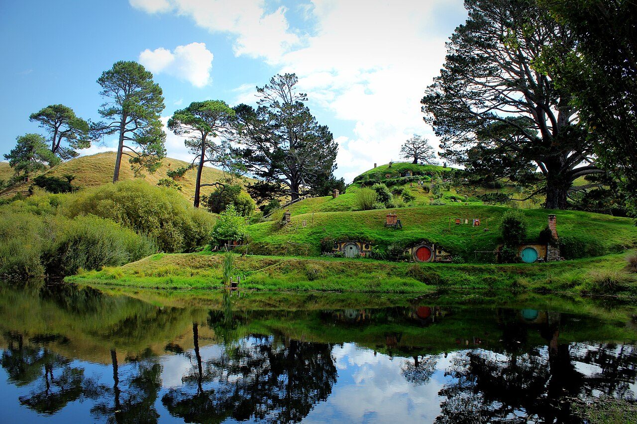 Una de las excursiones de un día en Auckland más populares: el set de Hobbiton.