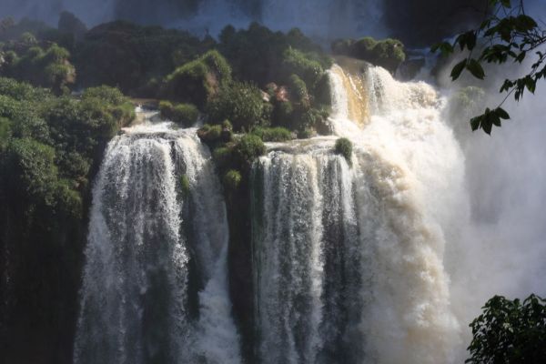 Las pasarelas frente a la Garganta del Diablo, parada obligada al ver Foz de Iguazú