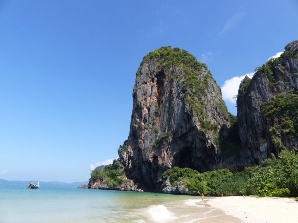 Tours y visitas guiadas en Krabi entre islas kársticas y aguas turquesa