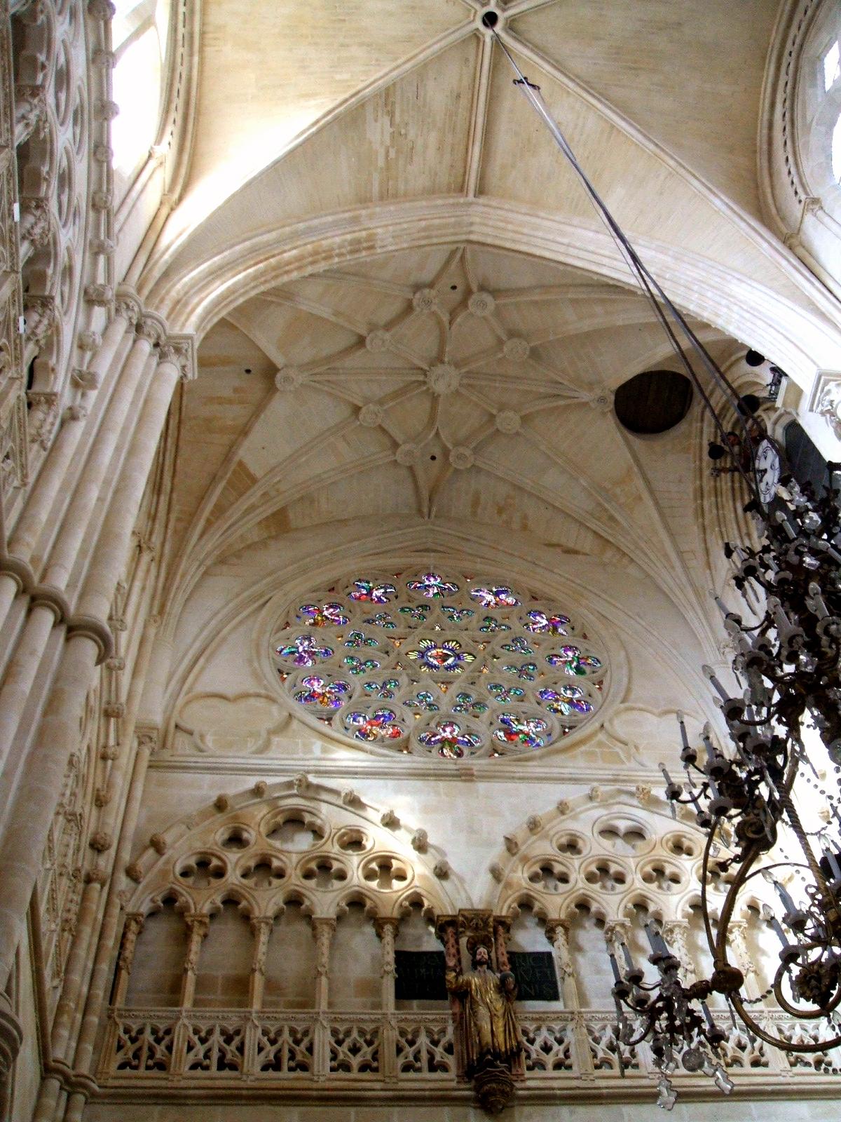 Las vidrieras de la catedral, protagonistas de las entradas y museos en León