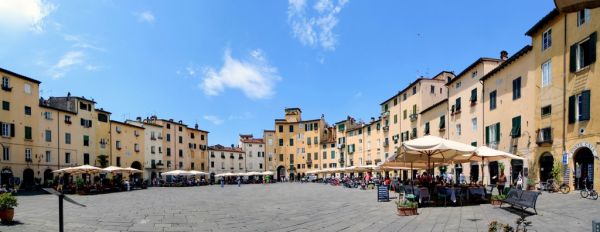 Excursiones de un día en Lucca: pedalear sobre las murallas renacentistas es un clásico local.
