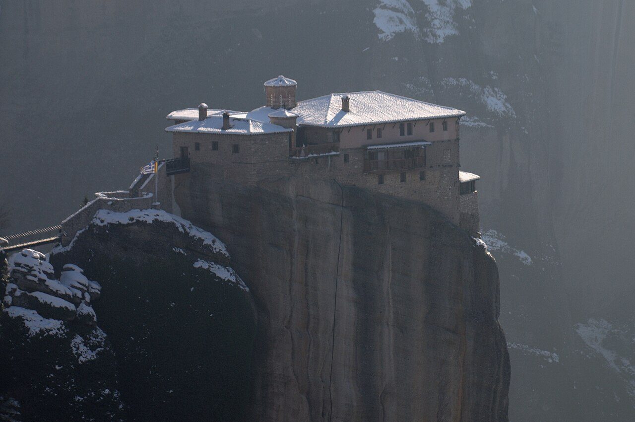 Vista panorámica de los monasterios de Meteora desde Kalambaka