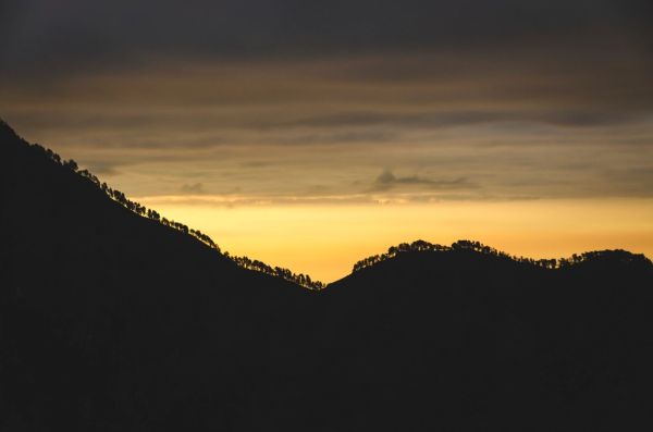 Trekking de naturaleza y aventura en Lombok con vistas al cráter del Rinjani.