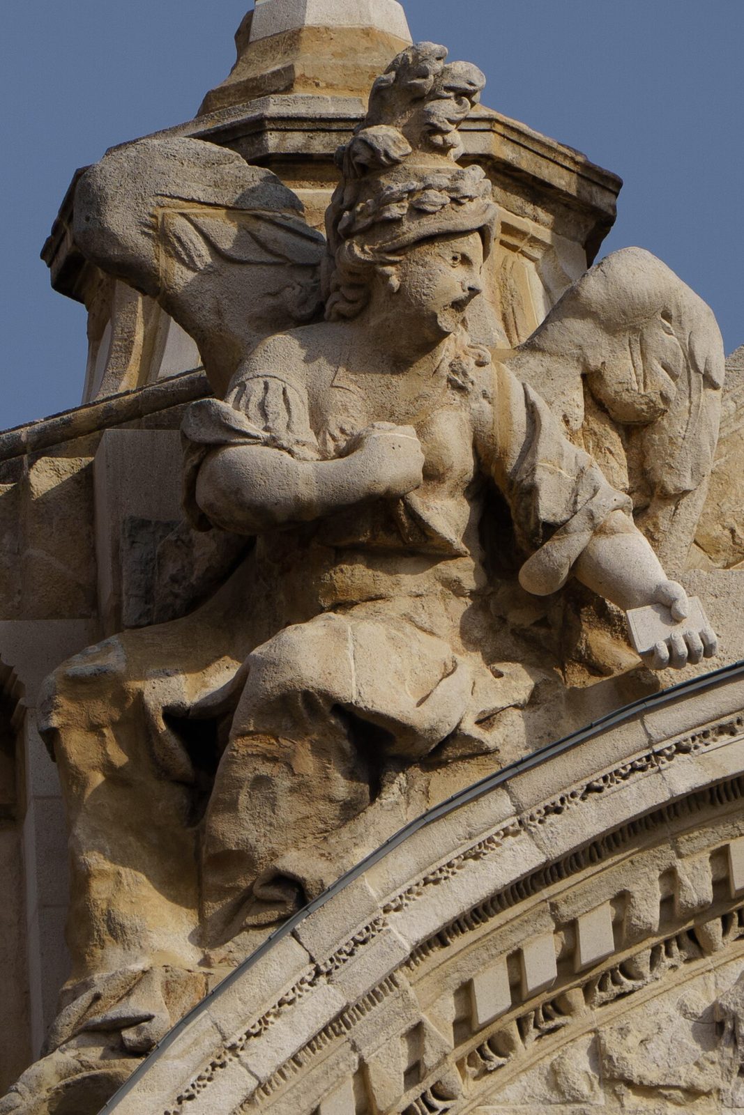 Fachada barroca de la Catedral, una de las visitas y museos imprescindibles en Murcia.