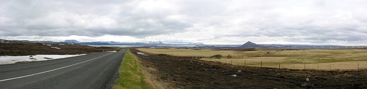 Panorámica del Lago Myvatn, epicentro de las cosas que ver en el norte de Islandia