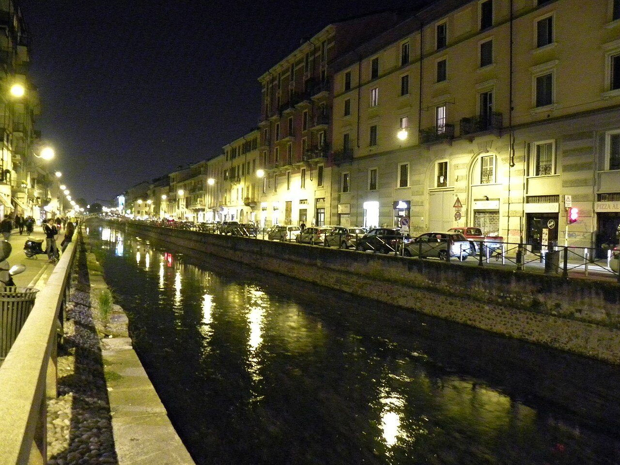 Cruceros y barcos en Milán: paseo por los canales de los Navigli