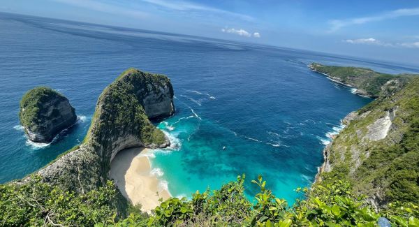 Excursión de un día en Bali a la playa de Kelingking, en Nusa Penida.