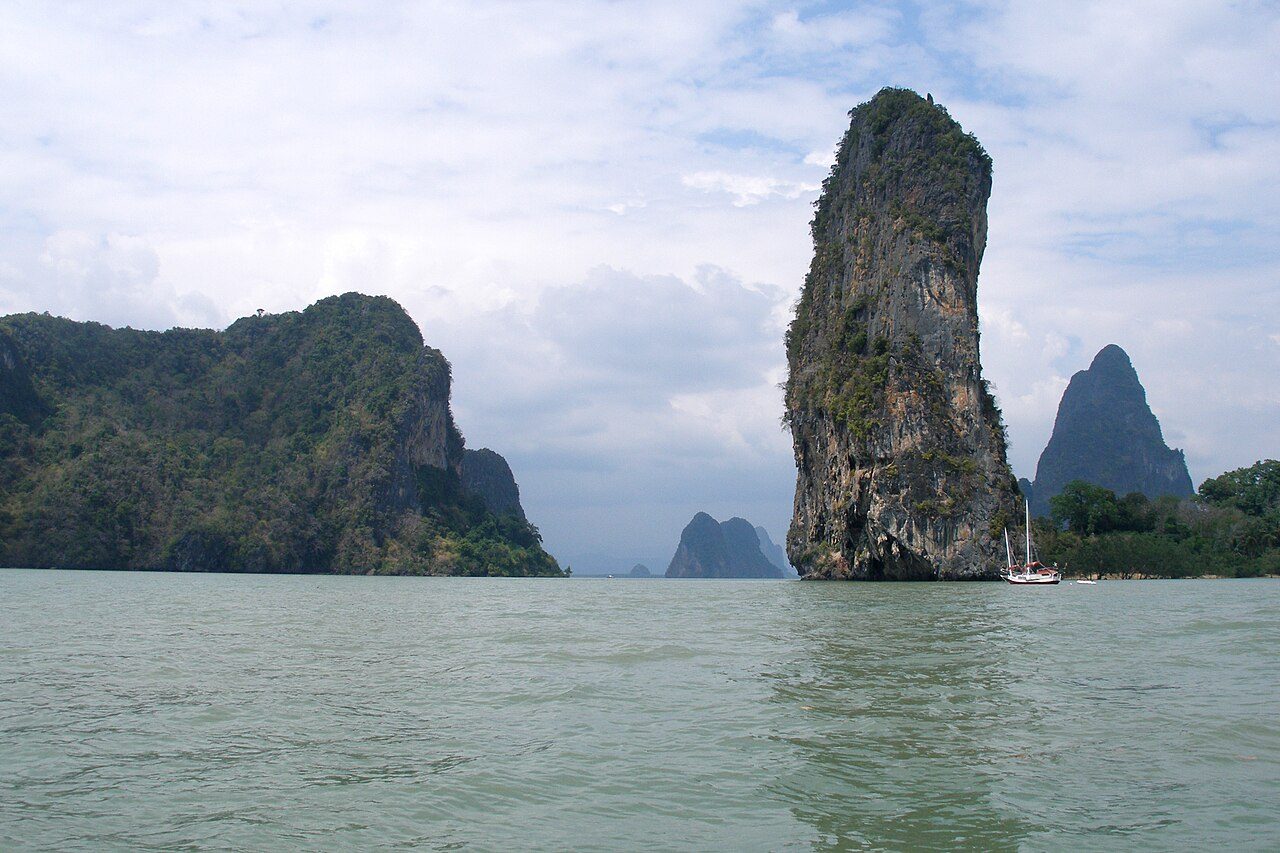 Excursiones y visitas guiadas en Phuket por la bahía de Phang Nga