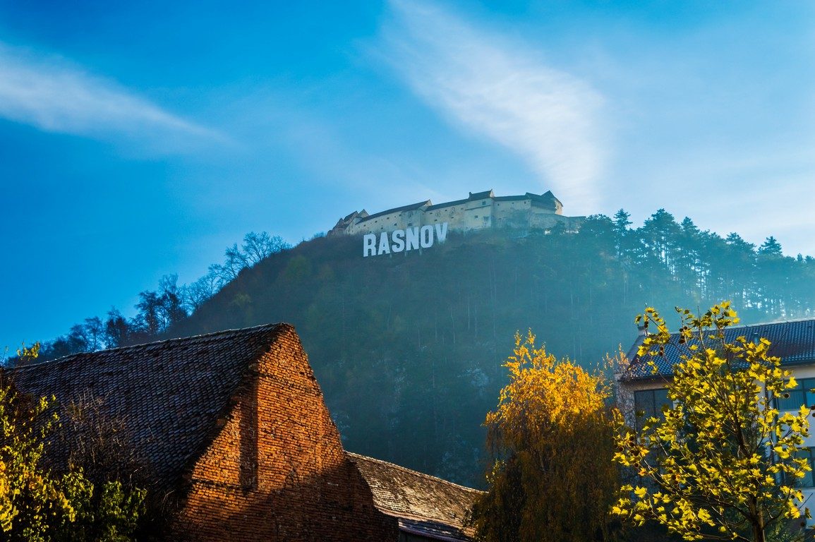 La fortaleza de Râșnov, una de las mejores excursiones cercanas a Bran