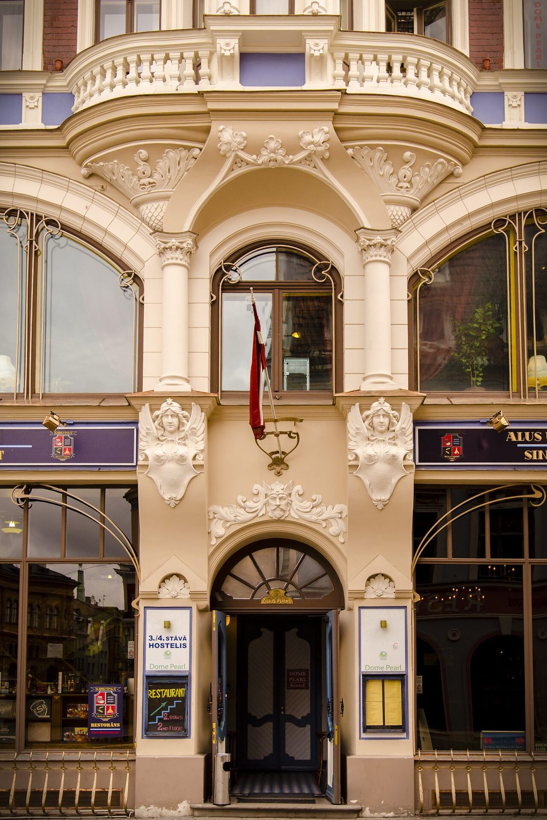 Fachadas modernistas en un free tour por Riga, en el barrio Art Nouveau.